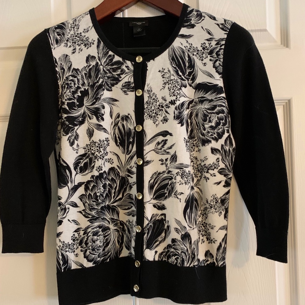 Floral Print Sweater by Ann Taylor - Small Petite